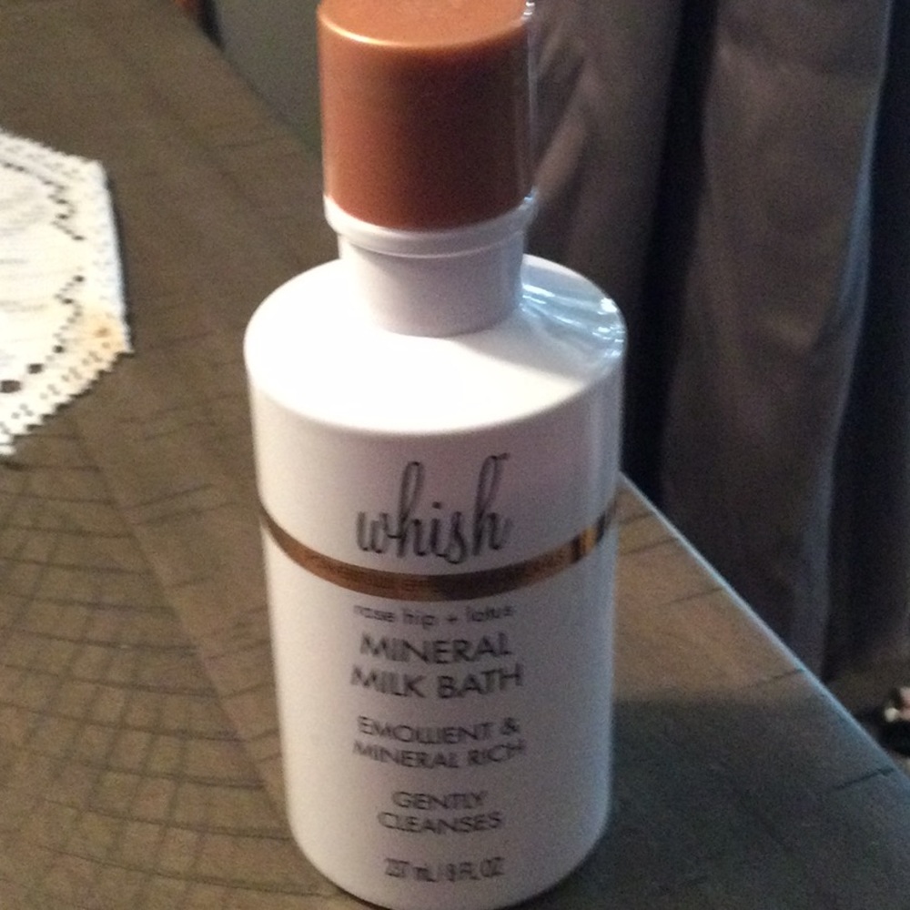 Whish Mineral Milk Bath 8 fl oz.